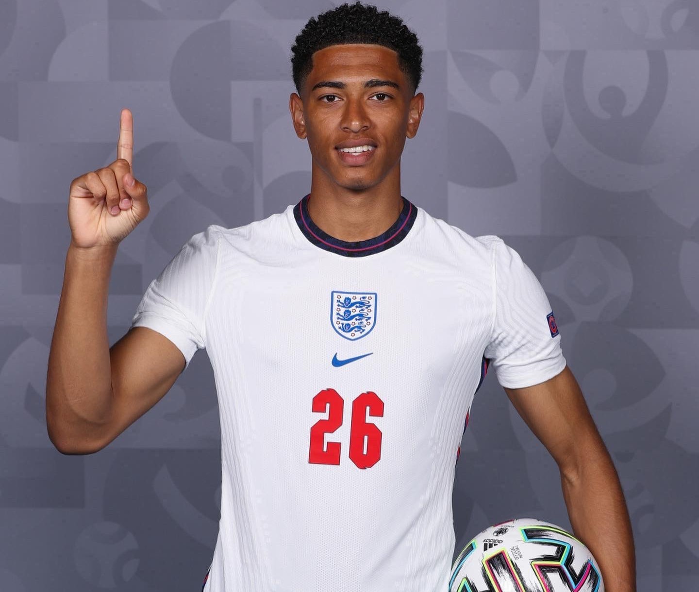 马卡发布的投票显示，86%皇马球迷支持卖掉维尼修斯（马卡投票结果：86%皇马球迷赞成出售维尼修斯）