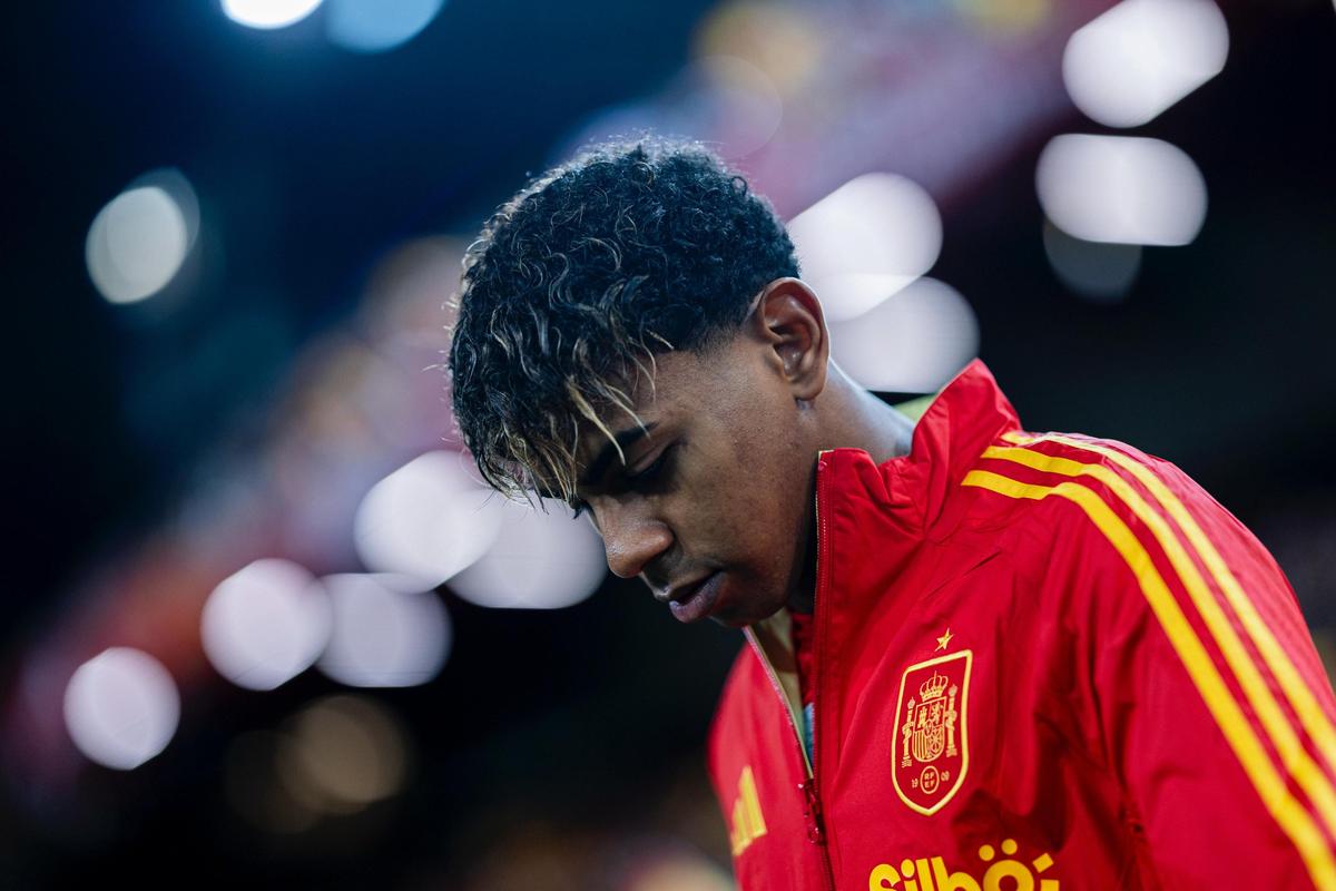 9场6球，身为中场的若昂-内维斯成为本赛季巴黎队内第一射手（中场若昂-内维斯9战6球，成巴黎本季队内头号射手）