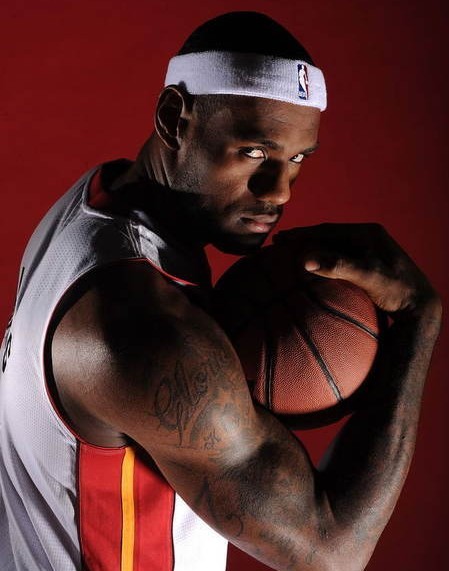 意甲主帅年薪榜：孔蒂、阿莱格里前2，斯帕莱蒂第4，齐沃第8（意甲主帅薪酬排名：孔蒂、阿莱格里包揽前二，斯帕莱蒂居第4，齐沃第8）