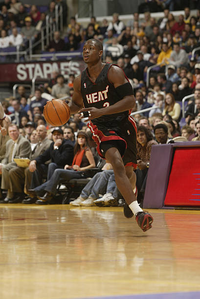 记者：郑智有望接替邵佳一执教青岛西海岸（媒体称郑智或接棒邵佳一执掌青岛西海岸）