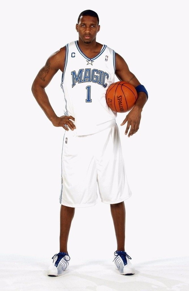 雷霆本场12名球员命中三分，追平NBA历史单场纪录（雷霆此役12位球员投中三分球，追平NBA单场历史纪录）