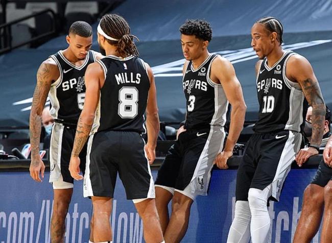 武汉女足vs东孟加拉女足首发：王霜领衔，奥乌苏先发（首发出炉！武汉女足战东孟加拉：王霜领衔，奥乌苏首发登场）