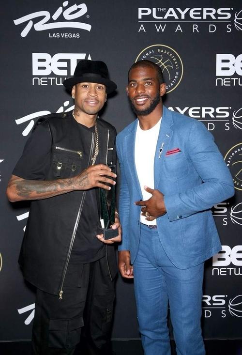 卢伟：王哲林今夏每天罚球练100-200个 所以罚篮比之前进步不少（卢伟透露：王哲林今夏每日练罚球100-200次，罚篮较以往提升明显）