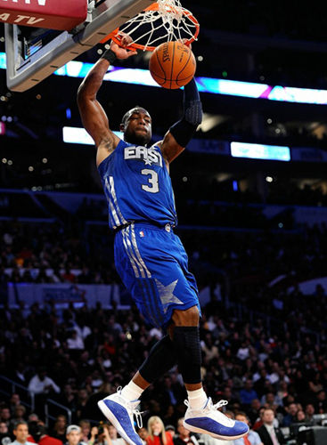 海港亚冠赛前Vlog：吉祥物伊戈已量产；林皇再度作客上海滩（海港亚冠备战Vlog：伊戈吉祥物量产上线，林皇再临上海滩）