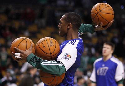 世体：德容与孔德已回国家队报到，其他巴萨球员周二陆续报到（世体：德容、孔德已回各自国家队报到，其余巴萨球员将于周二陆续报到）