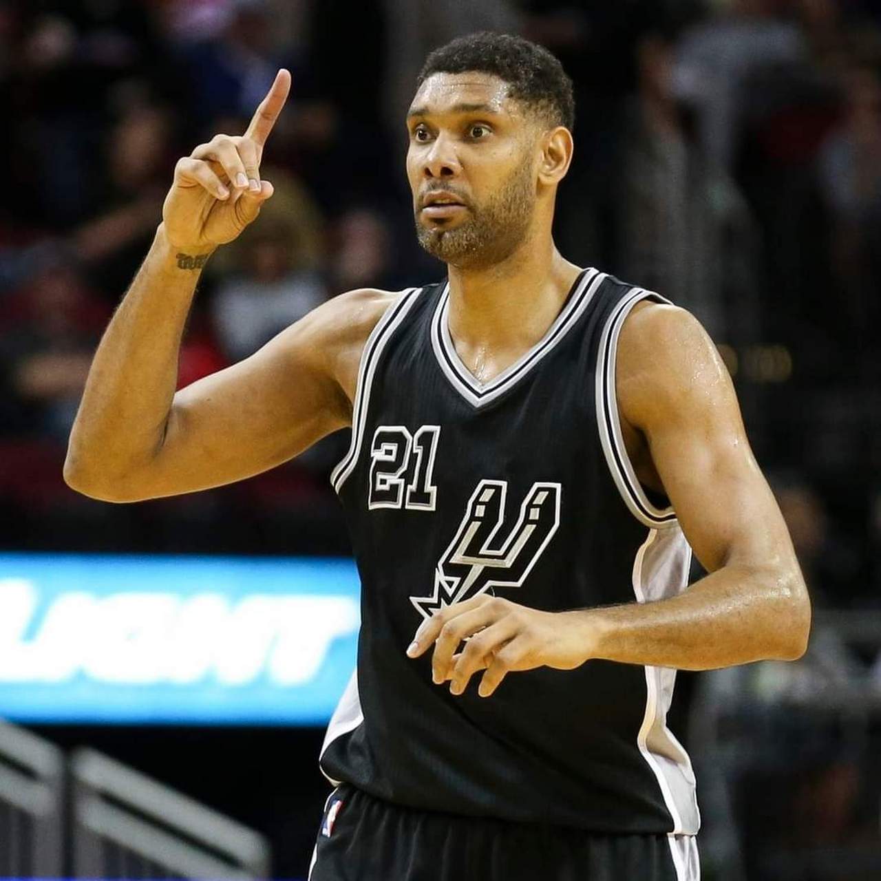 太阳报：英格兰球迷对世界杯票价不满，指责这是资本敛财行为（太阳报：英格兰球迷抨击世界杯高票价，称资本圈钱）