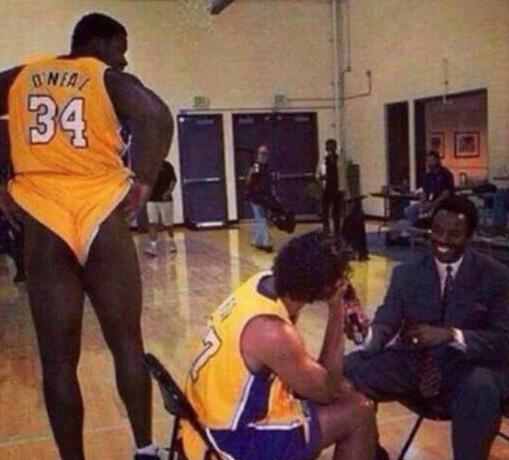 遇求不满：董方卓爆英超派对一夜千女，王楚淇支持C罗言论。（董方卓曝英超派对“一夜千女”，王楚淇支持C罗观点）