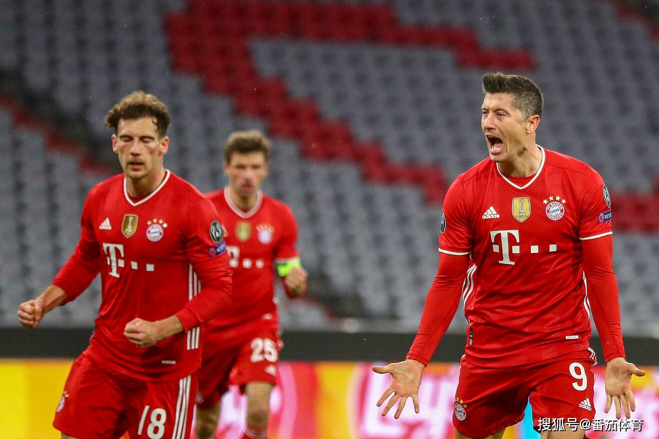 强势回应！爱德华兹半场12中6&三分5中2拿到18分 首节得到13分（火力全开！爱德华兹半场18分（12投6中、三分5投2中），首节独得13分）