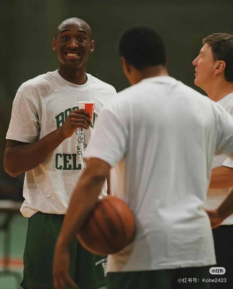 梅西：离开巴萨并非如我所愿，但我对巴萨的深情永恒不灭（梅西：离开巴萨非我本意，对巴萨的深情永不褪色）