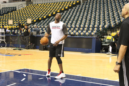 沙特联前瞻：利雅得新月两大将缺席，塞哈特海湾攻强守弱（沙特联前瞻：利雅得新月两主力无缘出战，塞哈特海湾攻强防弱）