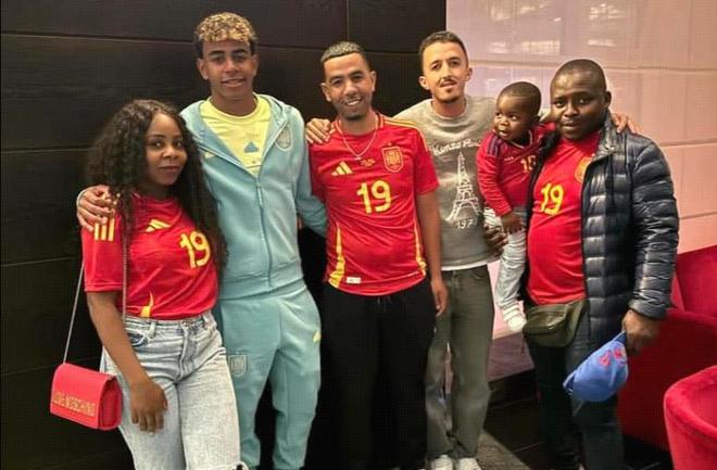 西班牙U21主帅：莫斯克拉很聪明，他会成为西班牙队重要球员（西班牙U21主帅称莫斯克拉思维出众，未来将成国家队关键球员）