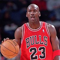 同一天绝代双骄各进一球！以下是媒体对C罗和梅西的...（同日建功！C罗与梅西各下一城，媒体热议）