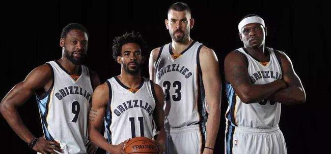 每体：巴萨只想免签塞内西，无意支付转会费将其引进（每体：巴萨倾向自由身签下塞内西，不考虑支付转会费）