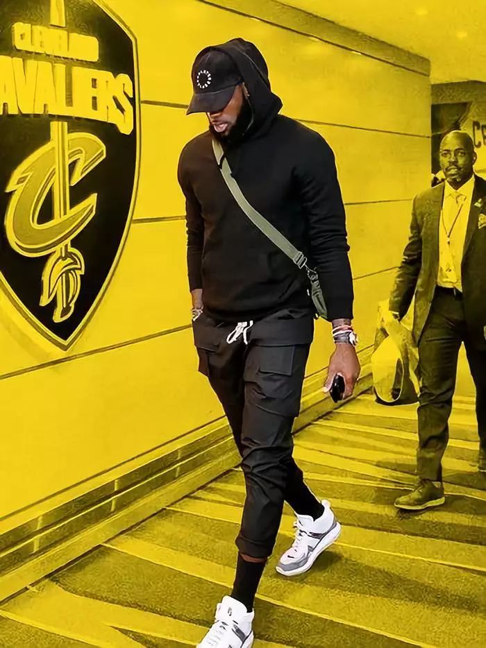 那不勒斯进攻端失误较多（那不勒斯前场失误频频）